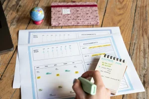 월급만으로는 버티기 어렵다…직장인들이 택한 재테크의 생...